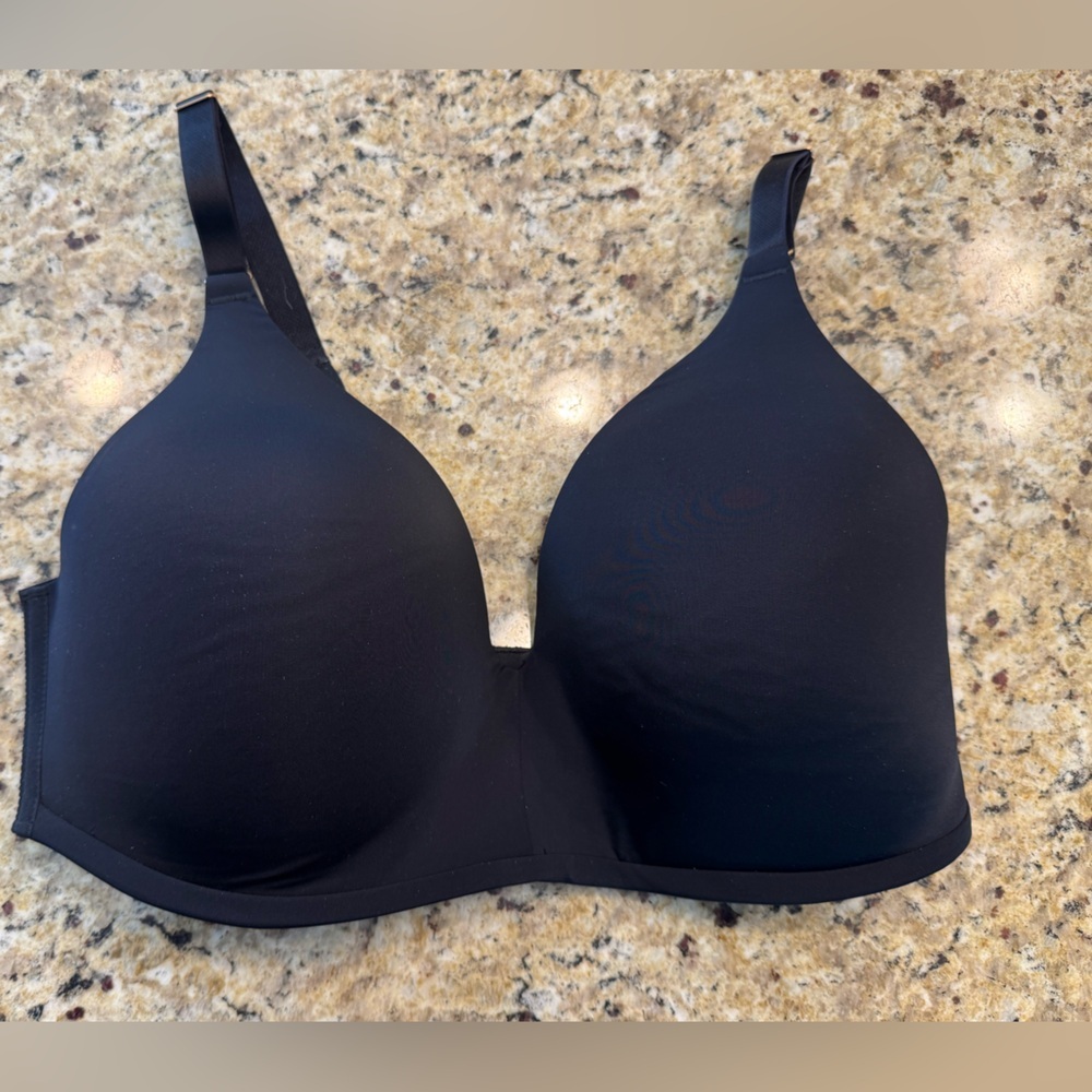 Soma Vanishing 360 Wireless Black Seamless T-Shirt Bra size 36D